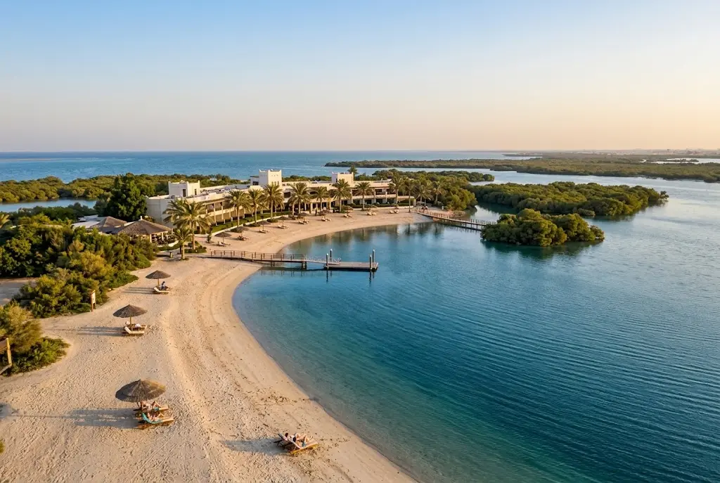 Flamingo Beach Hotel: Rooms, Beach & Things to Do